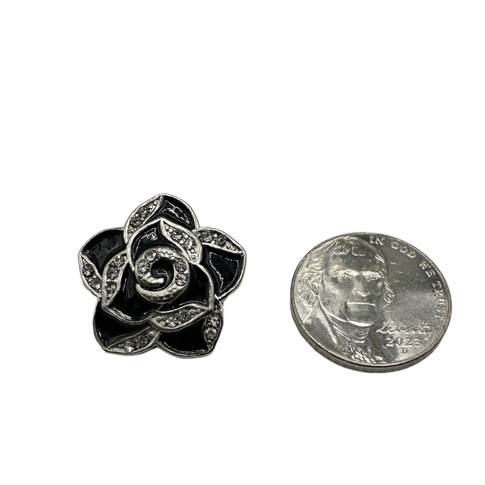 Ginger Snap #242 “Elegant Black Flower Snap Button" For 18mm Snap Jewelry!